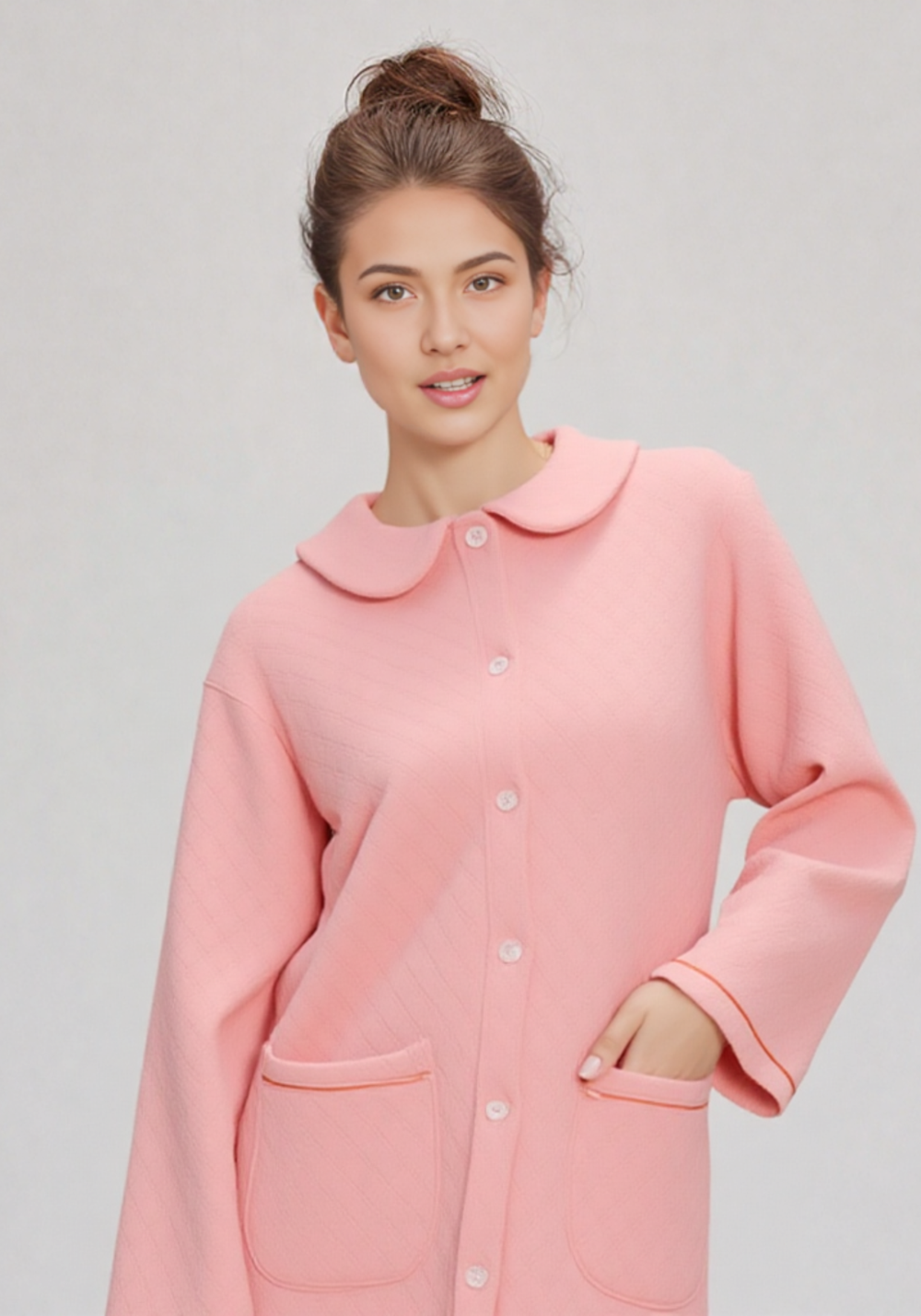 Vue de dos ou tombé, robe de chambre femme chaude longue boutonnée