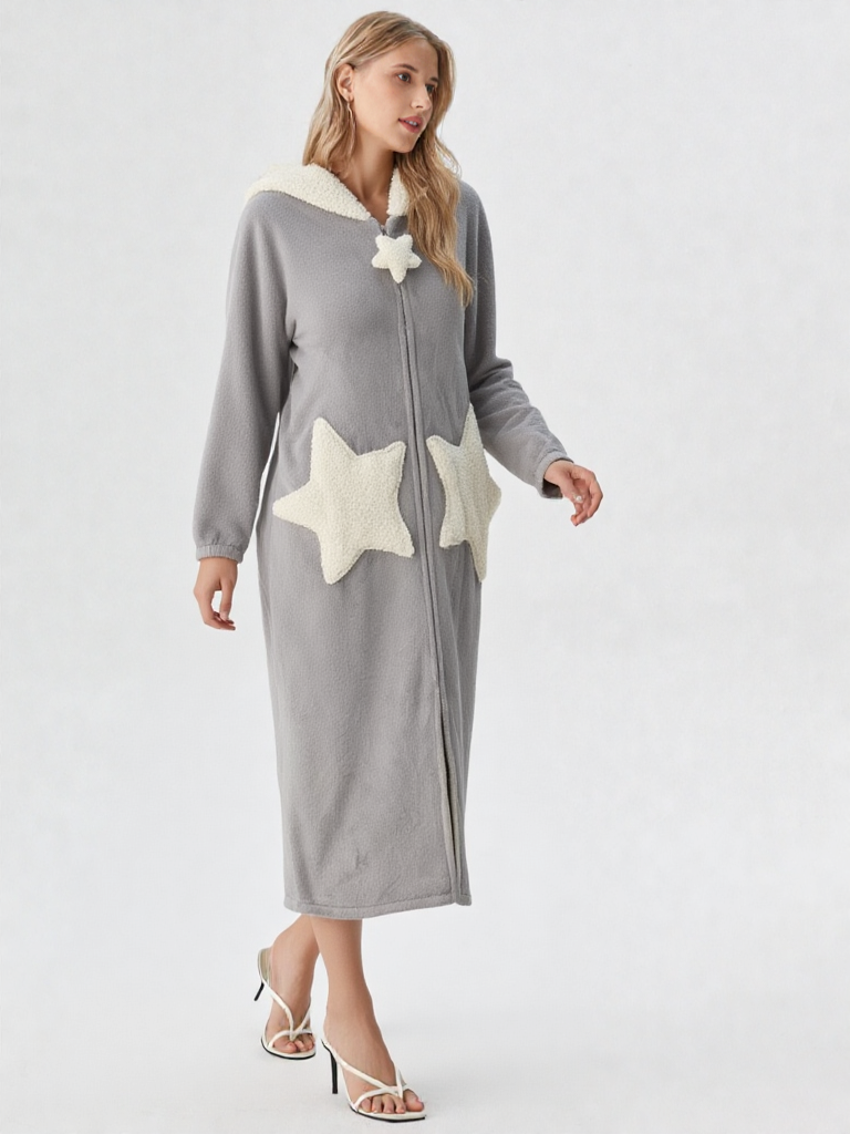 Vue de dos ou tombé, robe de chambre pilou pilou femme