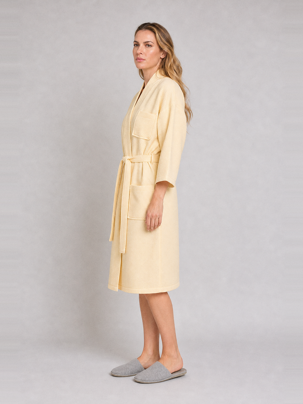 Peignoir femme coton nid d'abeille – longueur portée de profil