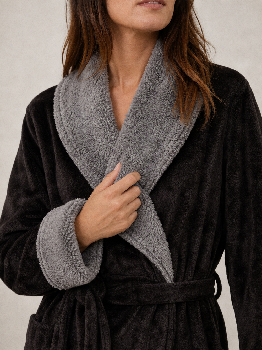 Peignoir femme polaire luxe – gros plan matière