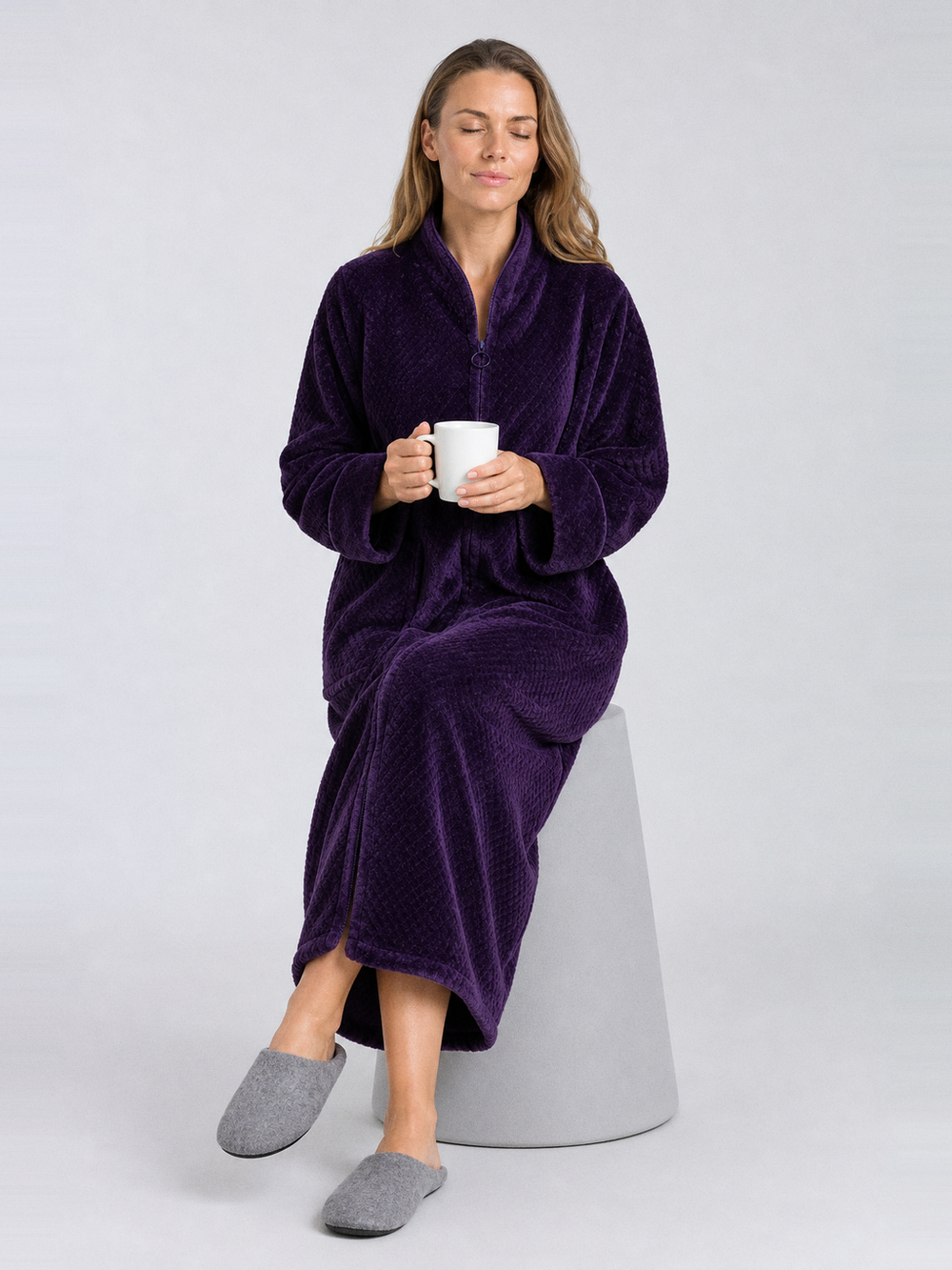 Peignoir femme polaire zippé – portée assise