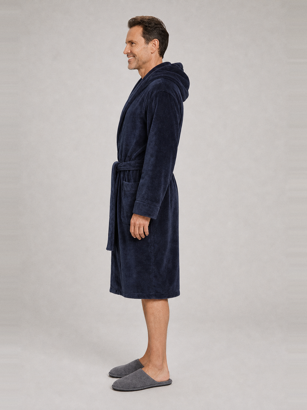 Peignoir homme polaire capuche – longueur portée de profil