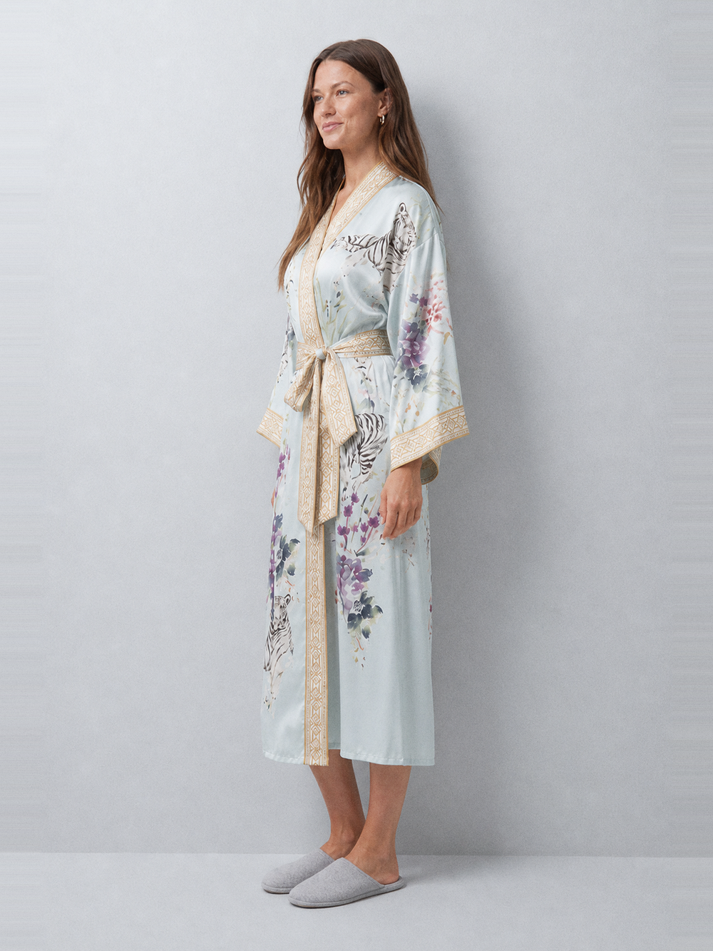 Peignoir soie femme japonais – longueur portée de profil