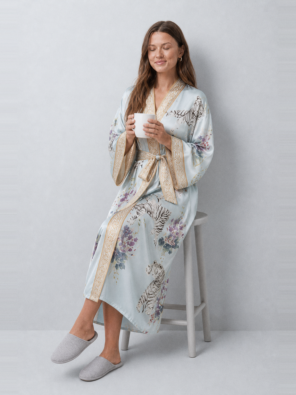 Peignoir soie femme japonais – portée assise