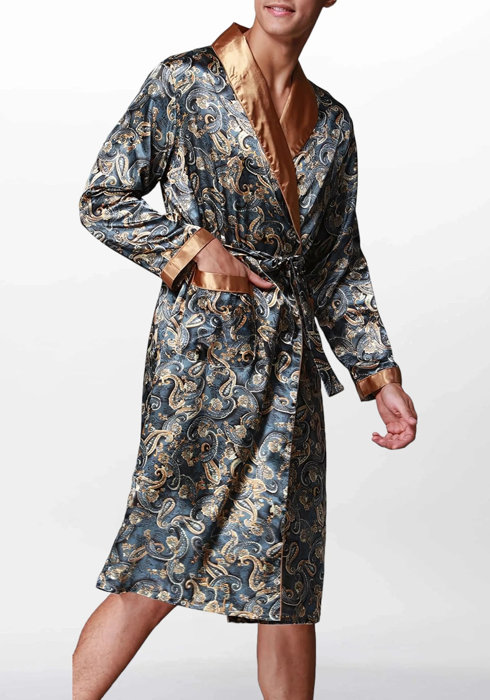 Vue de dos ou tombé, robe de chambre courte homme luxe