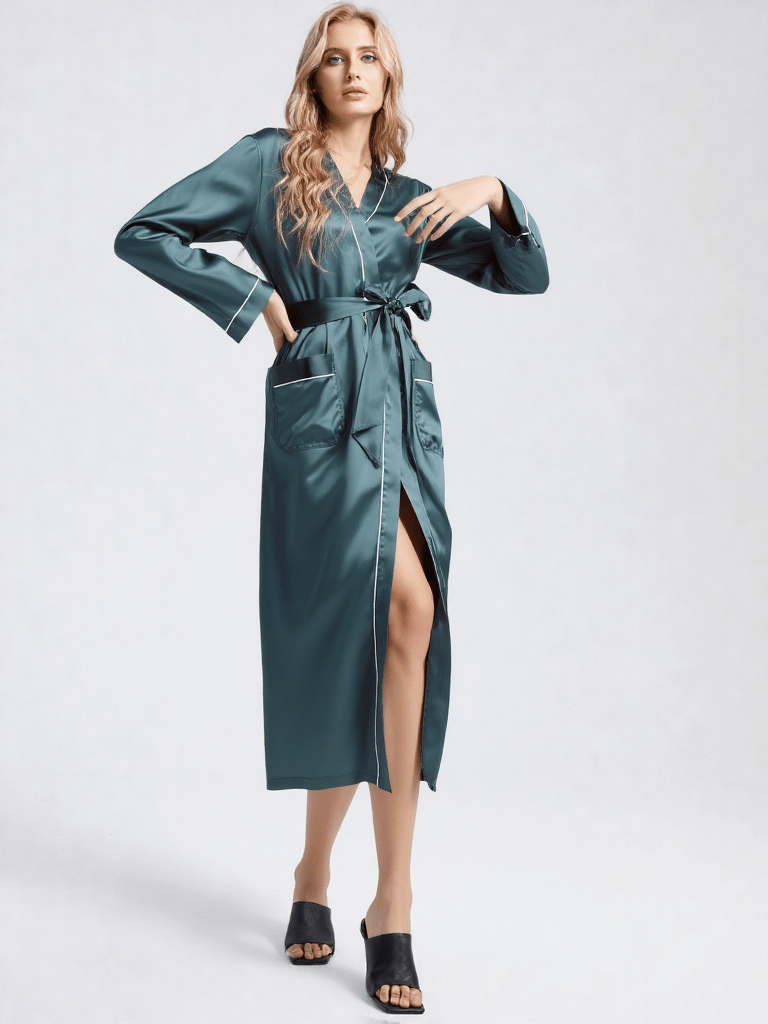 Robe de chambre de luxe femme, vue portée, bleu, chic, femme, kimono, long, luxe, satin, soie, uni, été