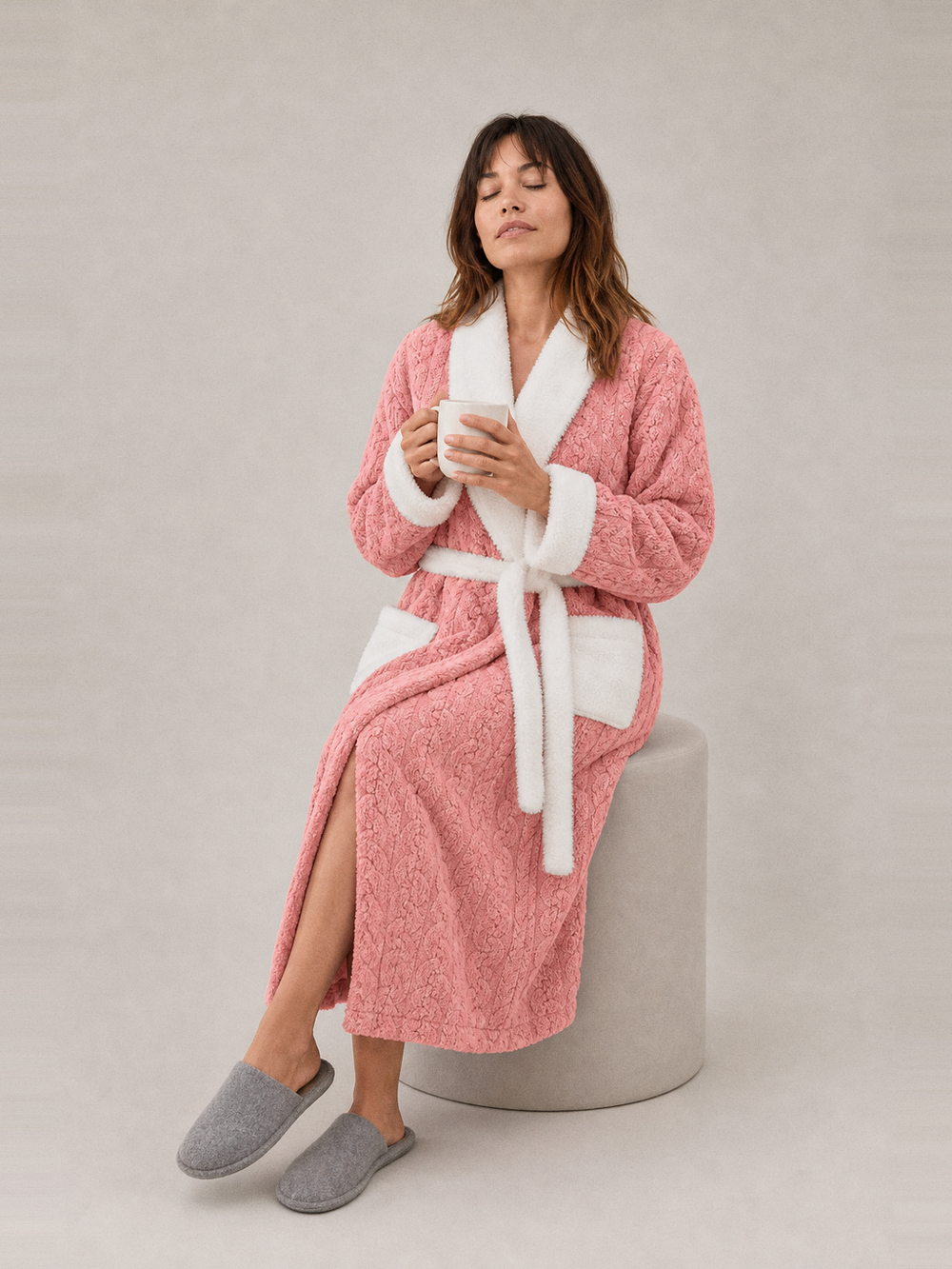 Robe de chambre douce femme – portée assise