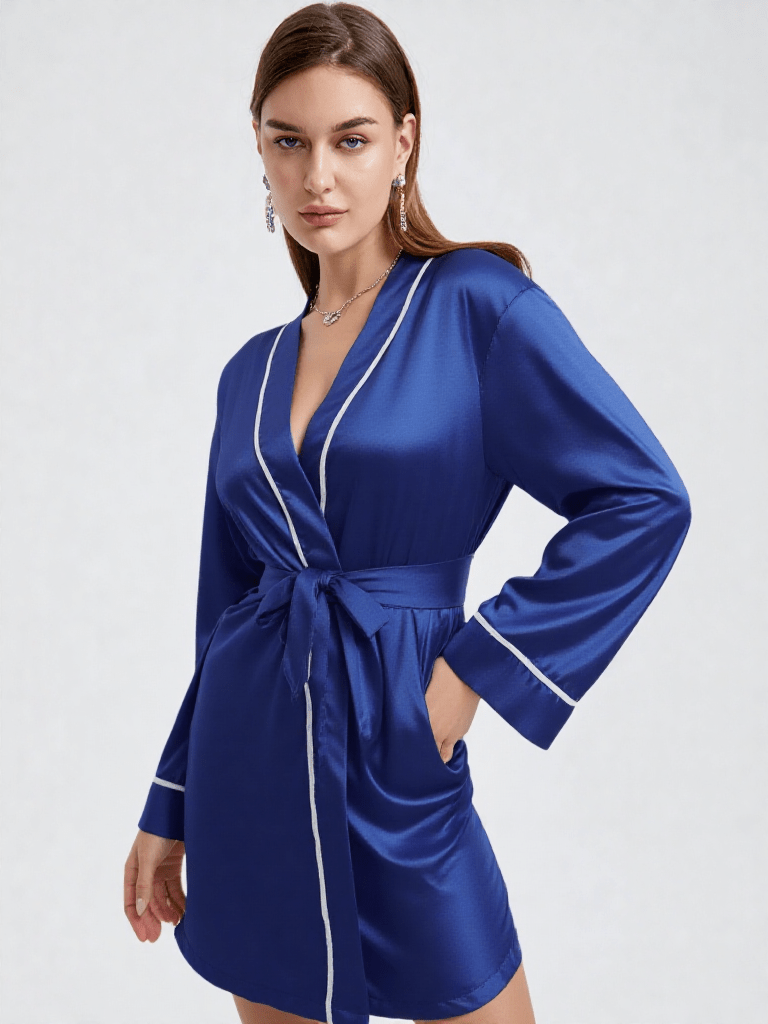 Robe de chambre en satin, vue portée, bleu, court, femme, kimono, leger, luxe, satin, soie, uni, été