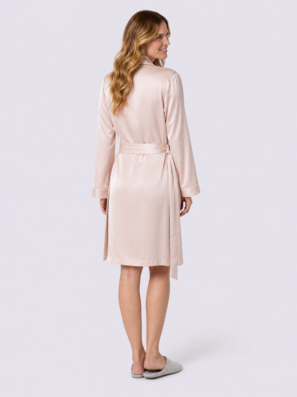Robe de chambre en soie femme – vue de dos