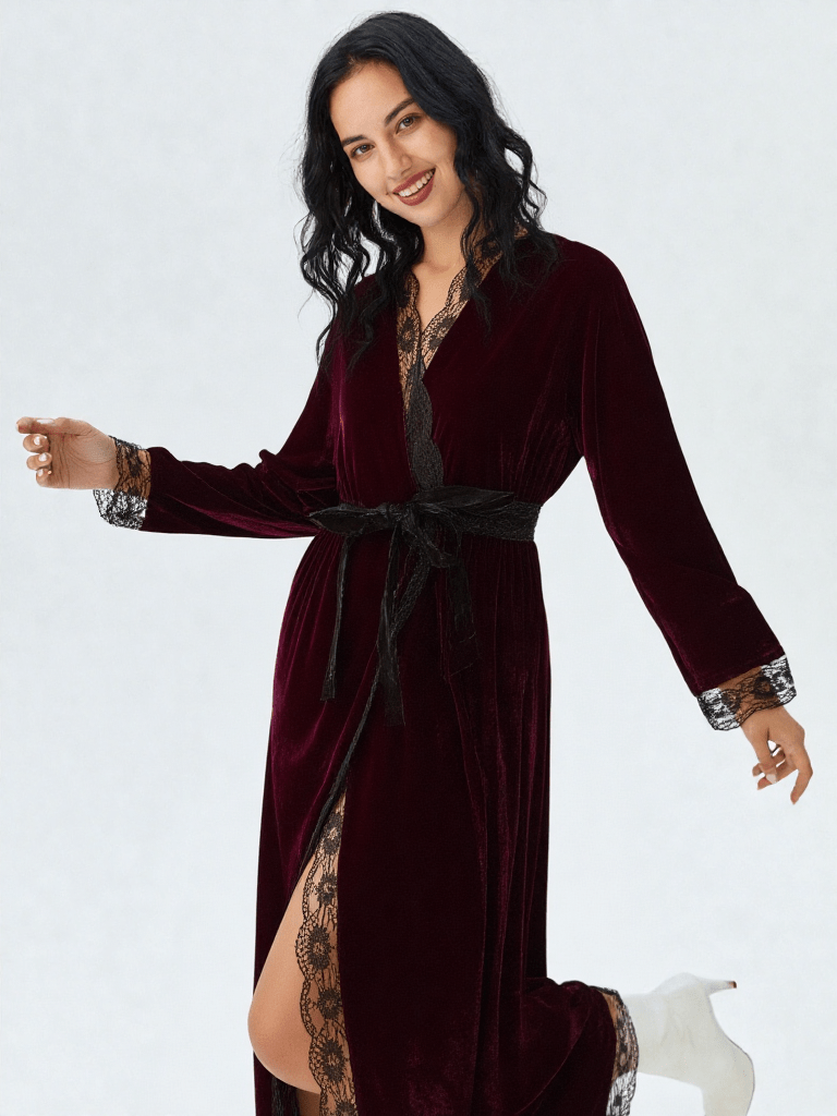 Robe de chambre en velours femme, vue portée, chic, femme, leger, long, luxe, sexy, velour, violet, été