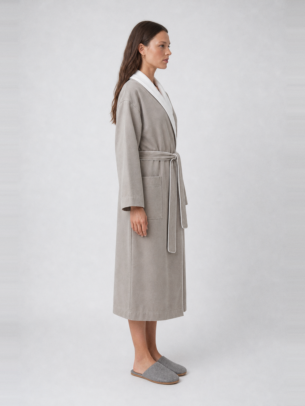 Robe de chambre épaisse – longueur portée de profil
