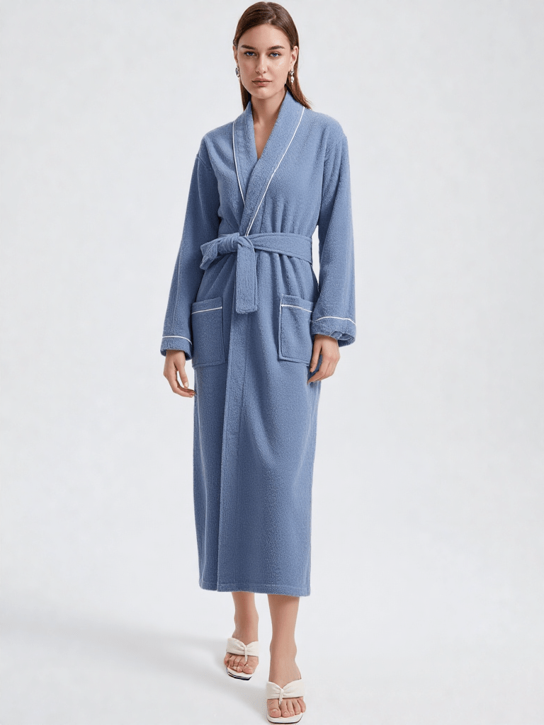 Vue de dos ou tombé, robe de chambre femme chaude courtelle