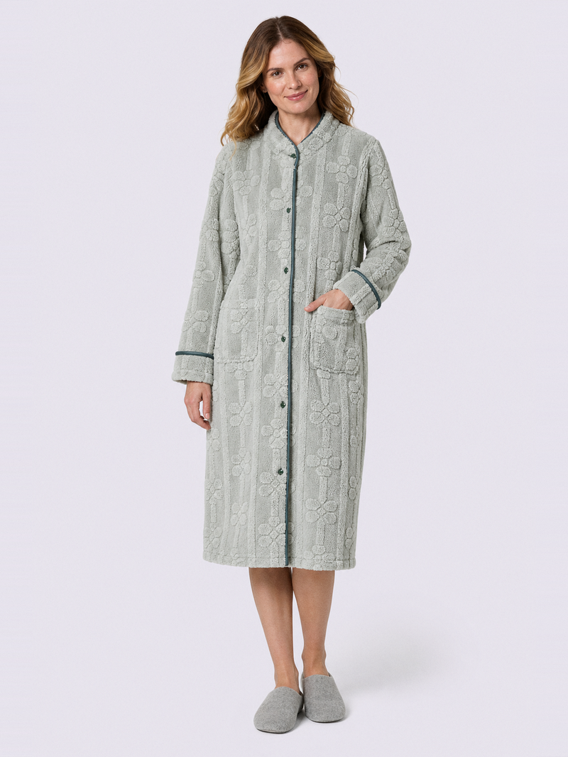 Robe de chambre femme longue boutonnée – portée de face