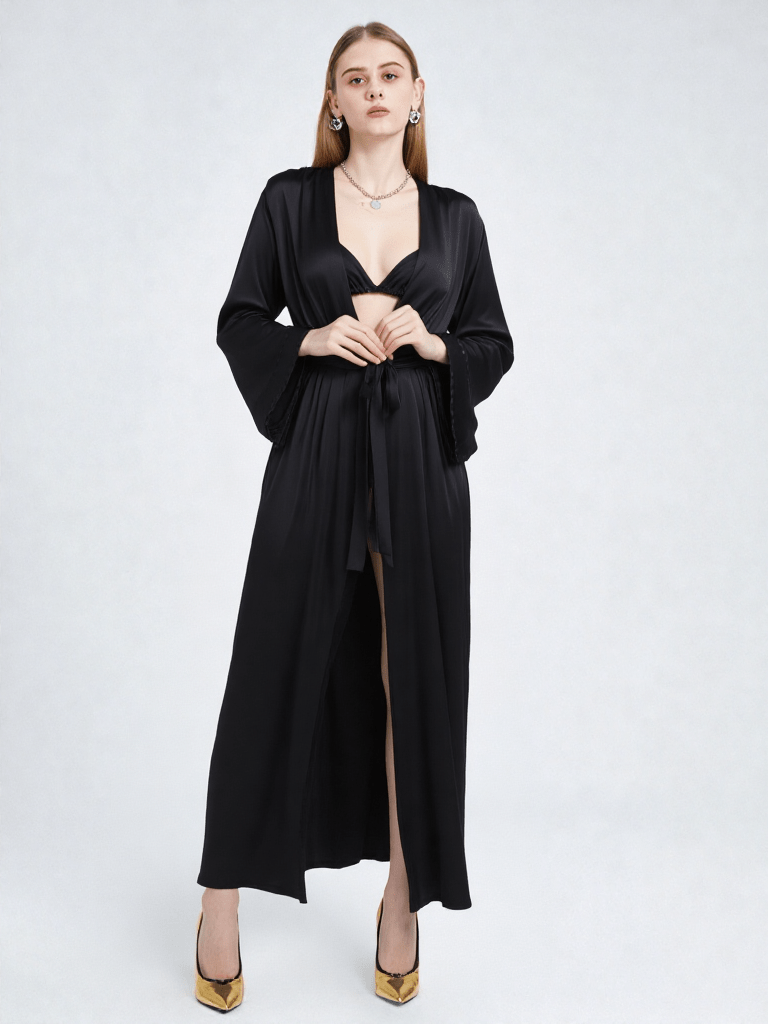 Robe de chambre femme satin noir, vue portée, femme, leger, long, luxe, noir, satin, soie, été