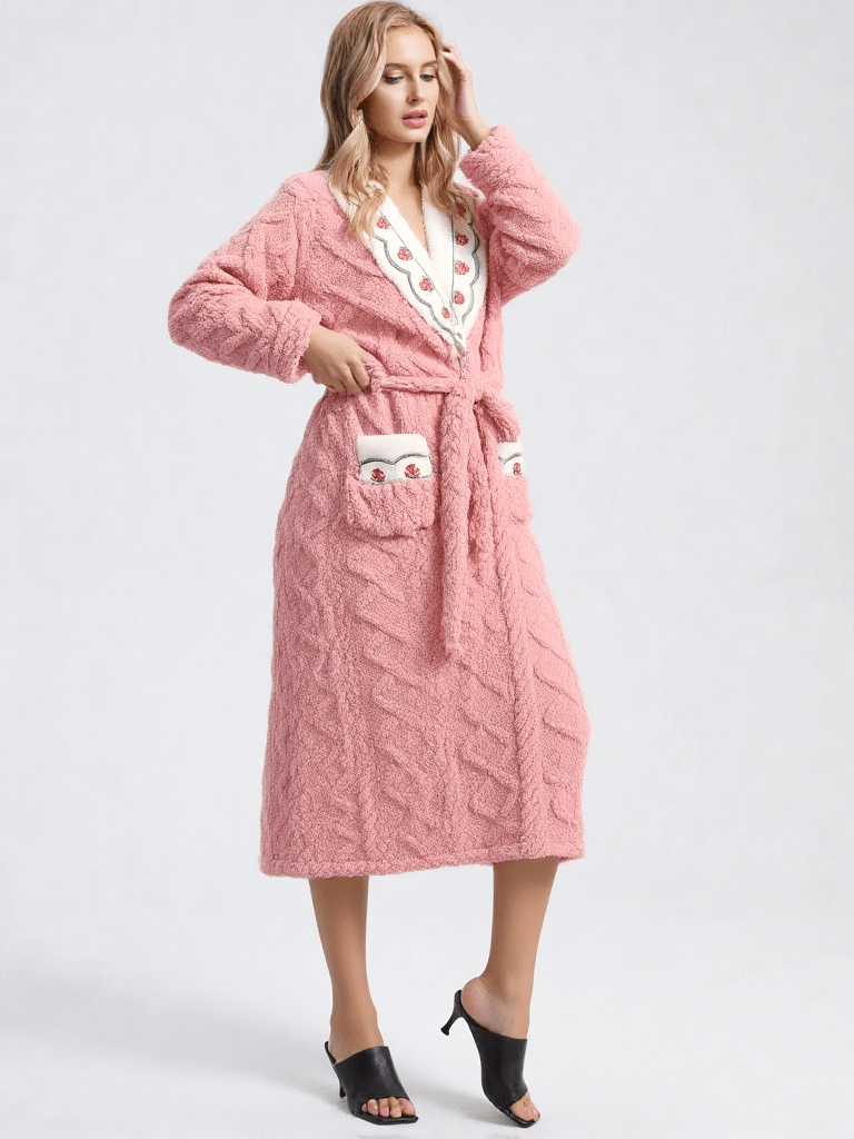 Détail matière et finitions, robe de chambre femme très chaude