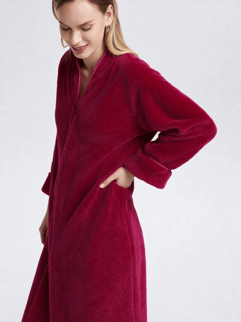 Vue de dos ou tombé, robe de chambre femme velours zippée