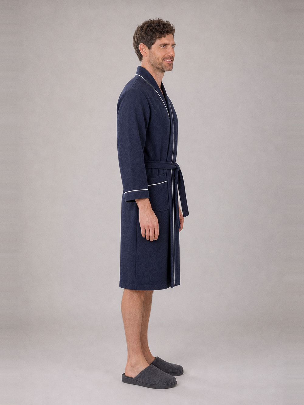 Robe de chambre homme moderne – longueur portée de profil
