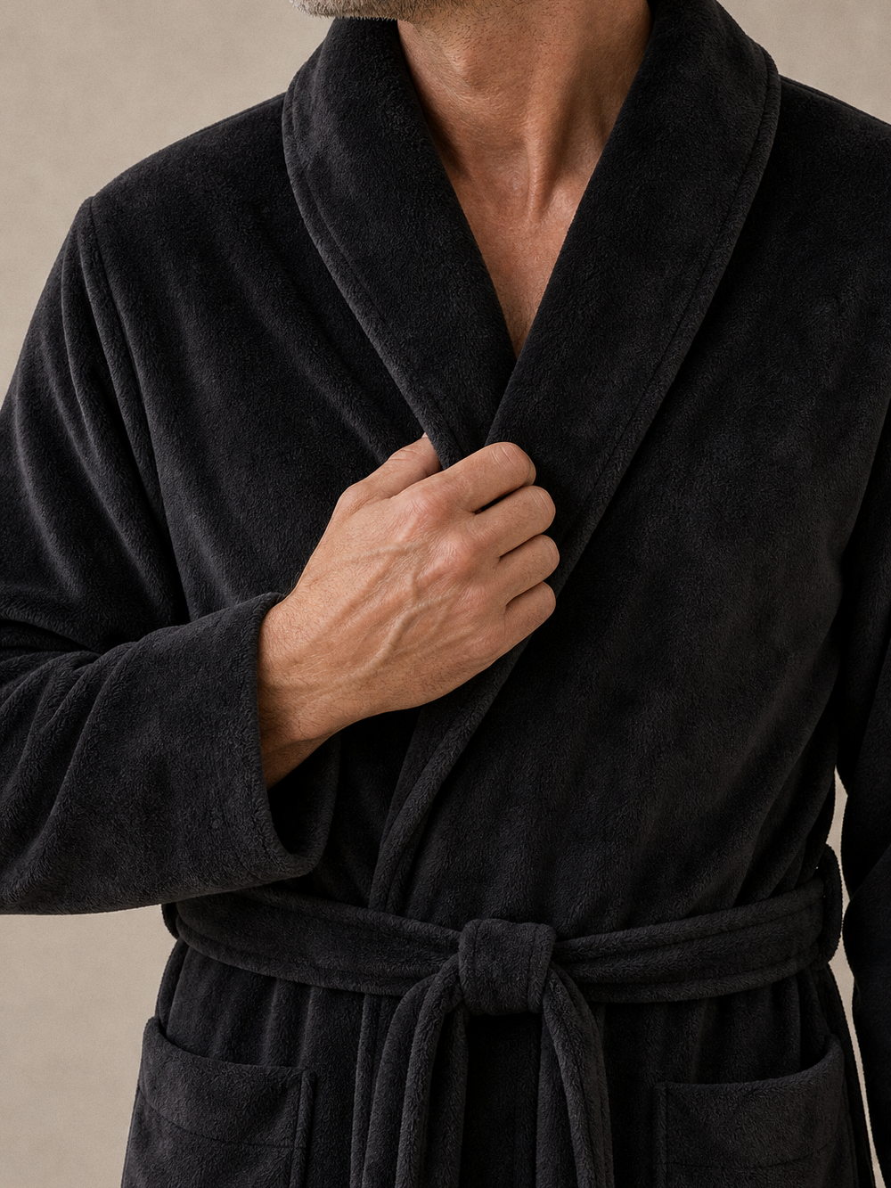 Robe de chambre homme noire – gros plan matière