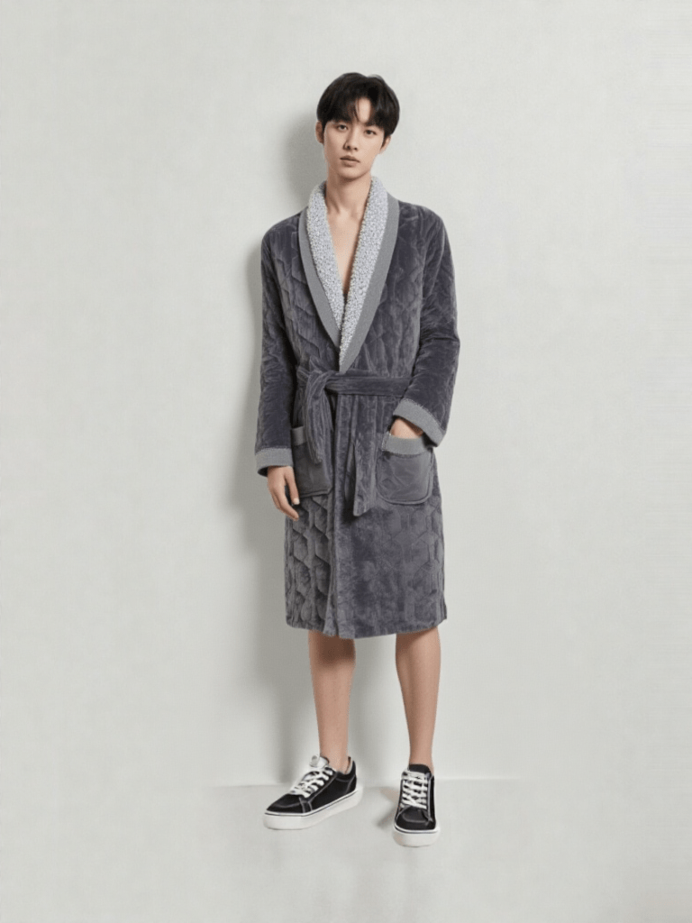Détail matière et finitions, robe de chambre homme velours coton