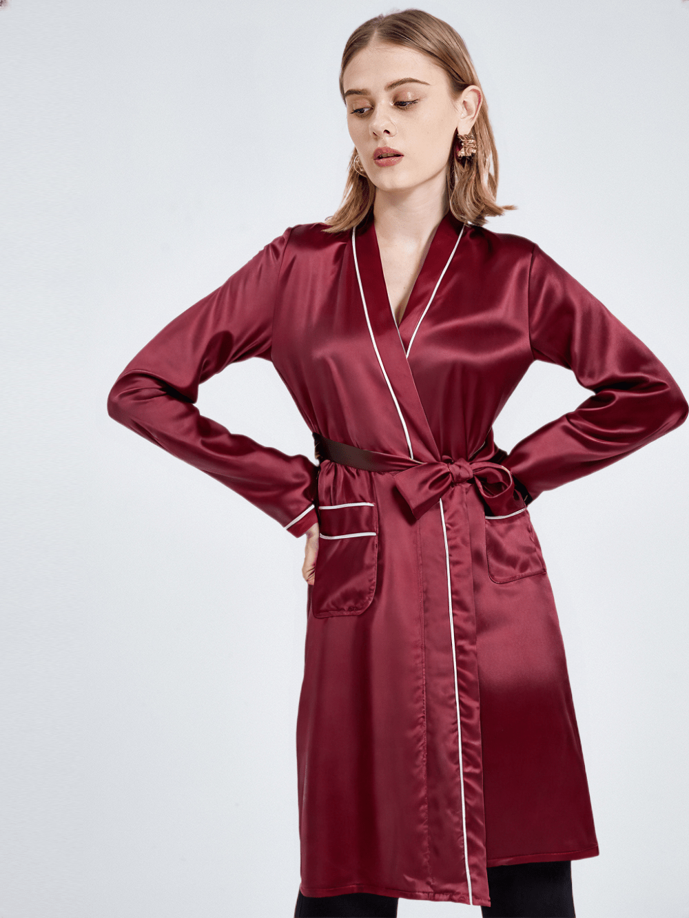 Robe de chambre kimono, vue portée, chic, femme, kimono, long, luxe, rouge, satin, soie, uni, été