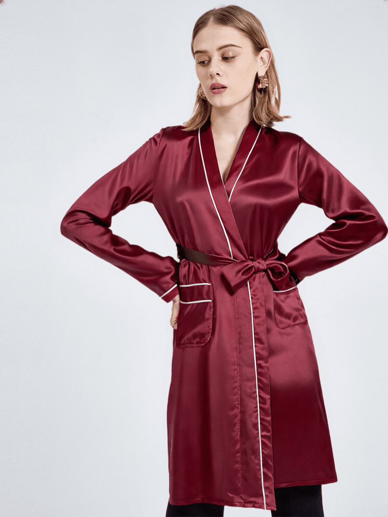 Robe de chambre kimono, vue portée, chic, femme, kimono, long, luxe, rouge, satin, soie, uni, été