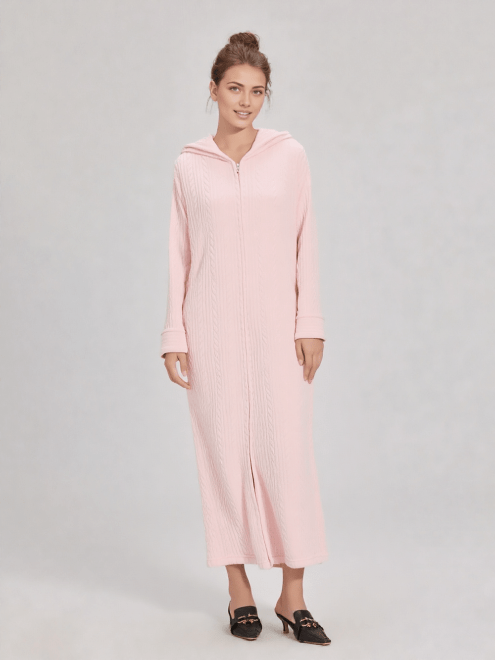 Vue de dos ou tombé, robe de chambre longue femme avec fermeture éclair