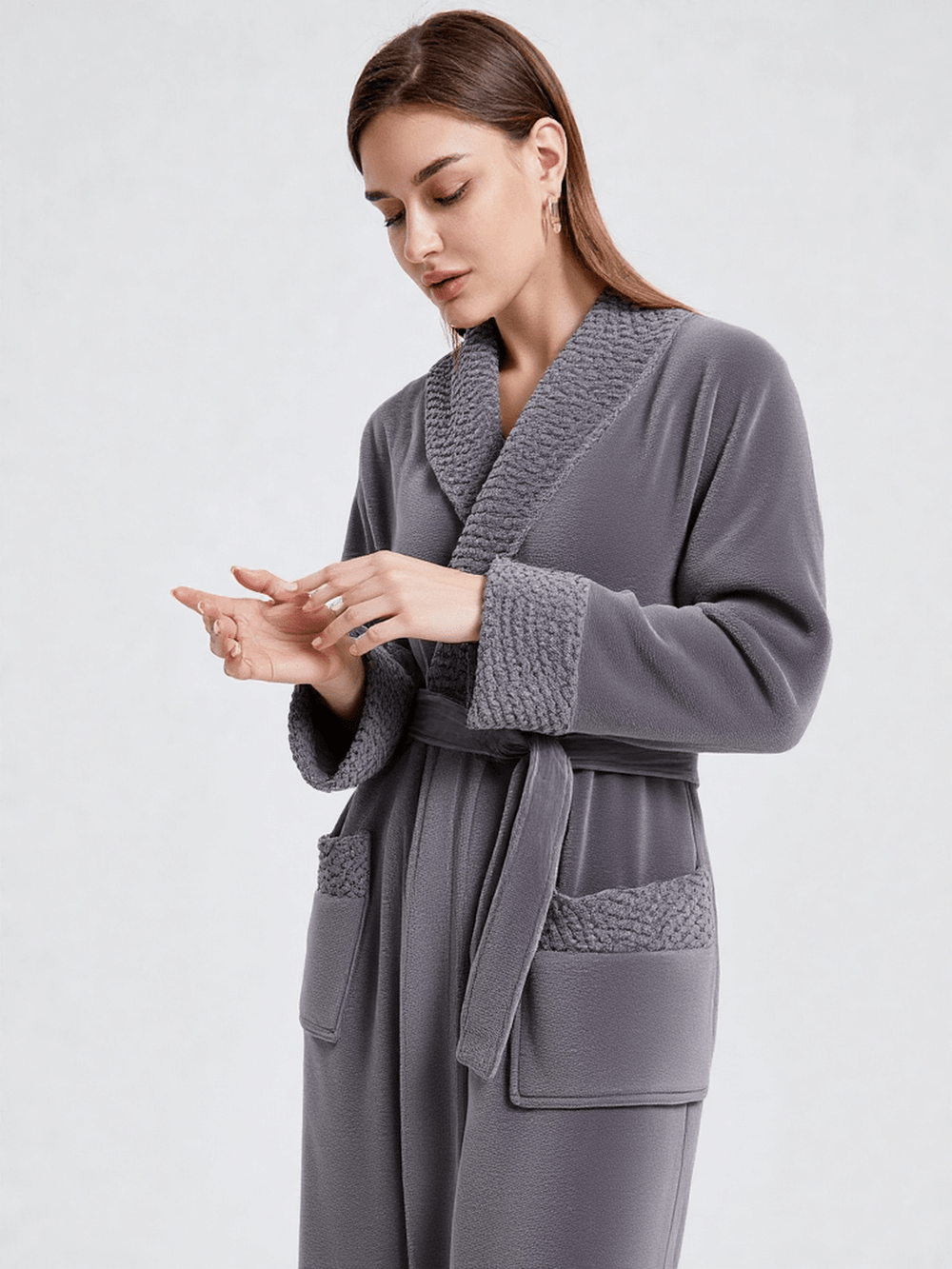 Vue de dos ou tombé, robe de chambre polaire chaude femme