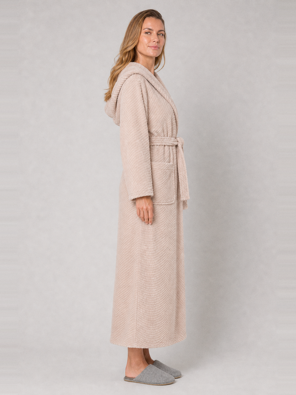 Robe de chambre polaire femme 130 cm – longueur portée de profil