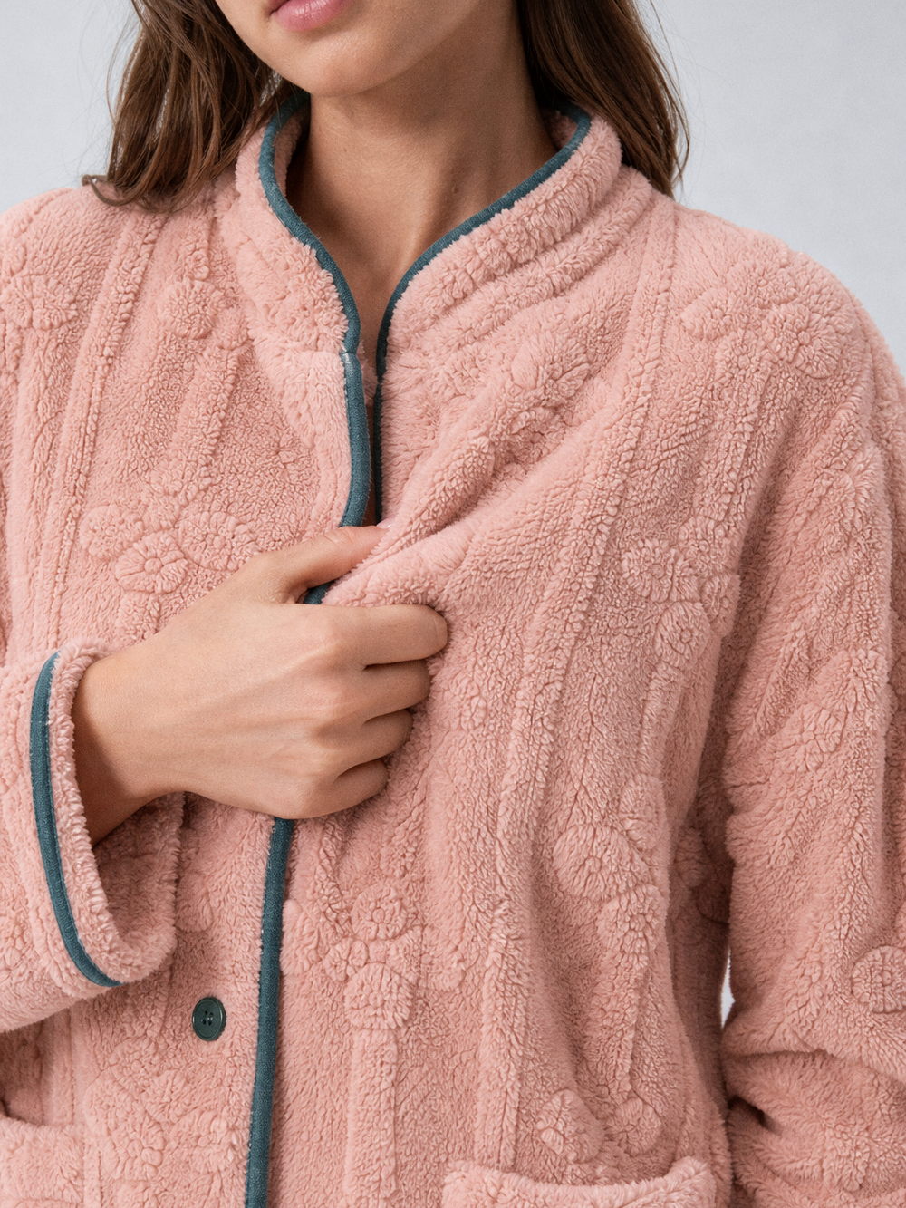 Robe de chambre pour grand-mère – gros plan matière