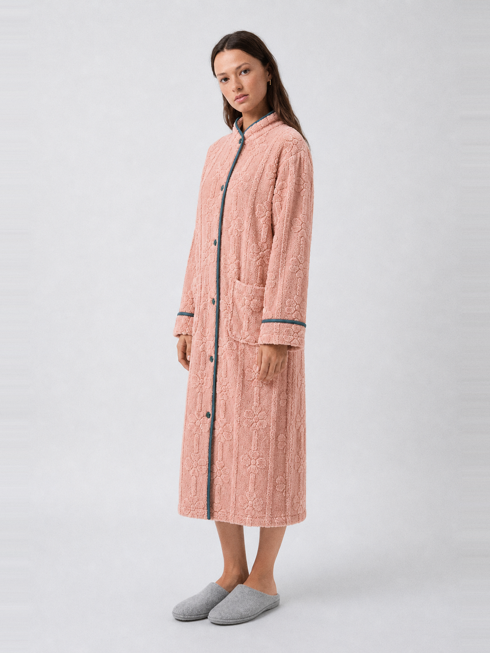 Robe de chambre pour grand-mère – longueur portée de profil