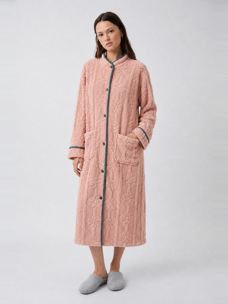Robe de chambre pour grand-mère – portée de face