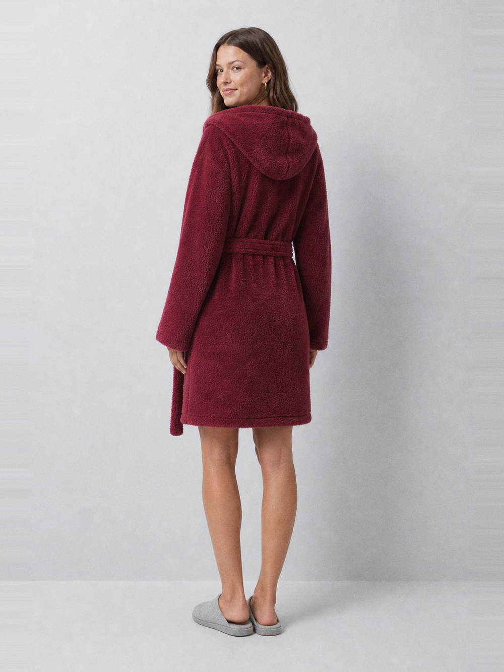 Robe de chambre rouge femme – vue de dos