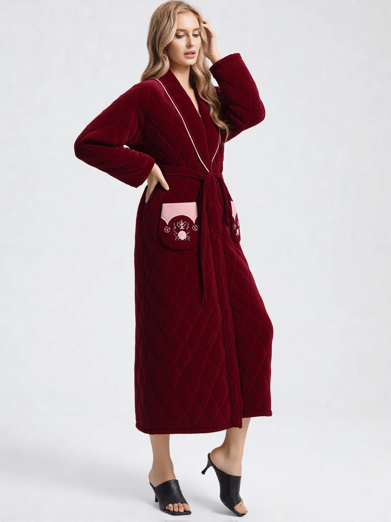 Vue de dos ou tombé, robe de chambre très chaude pour femme