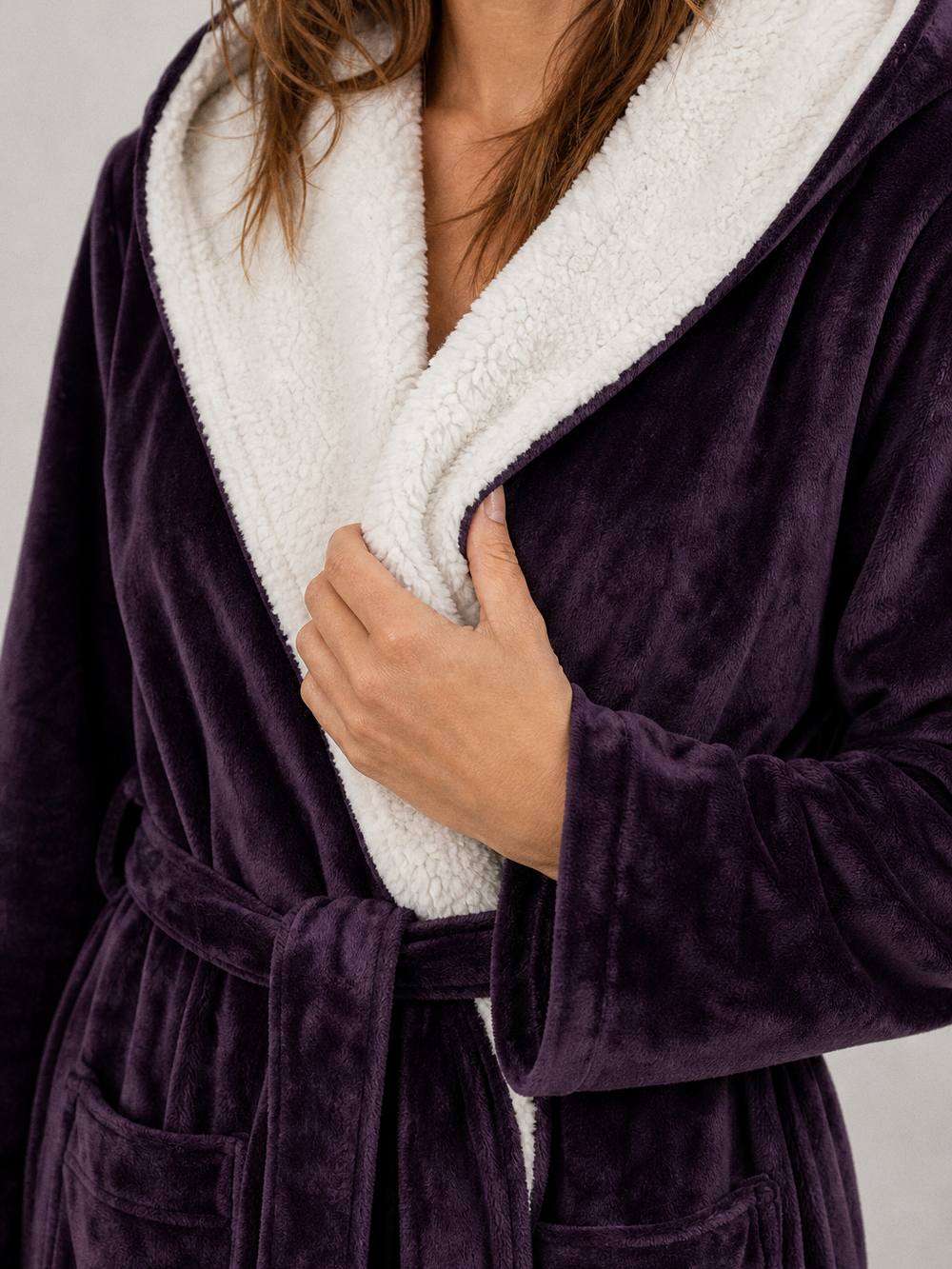 Robe de chambre velours femme à capuche – gros plan matière